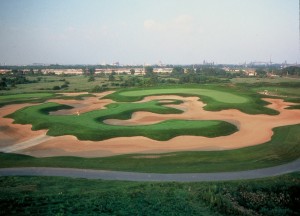 The signature par-3 15th hole of The Port Course features the incredible anchor. Photo courtesy KemperSports. 